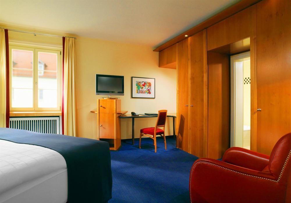 Hotel Elephant Weimar, Autograph Collection Esterno foto A typical room at the hotel