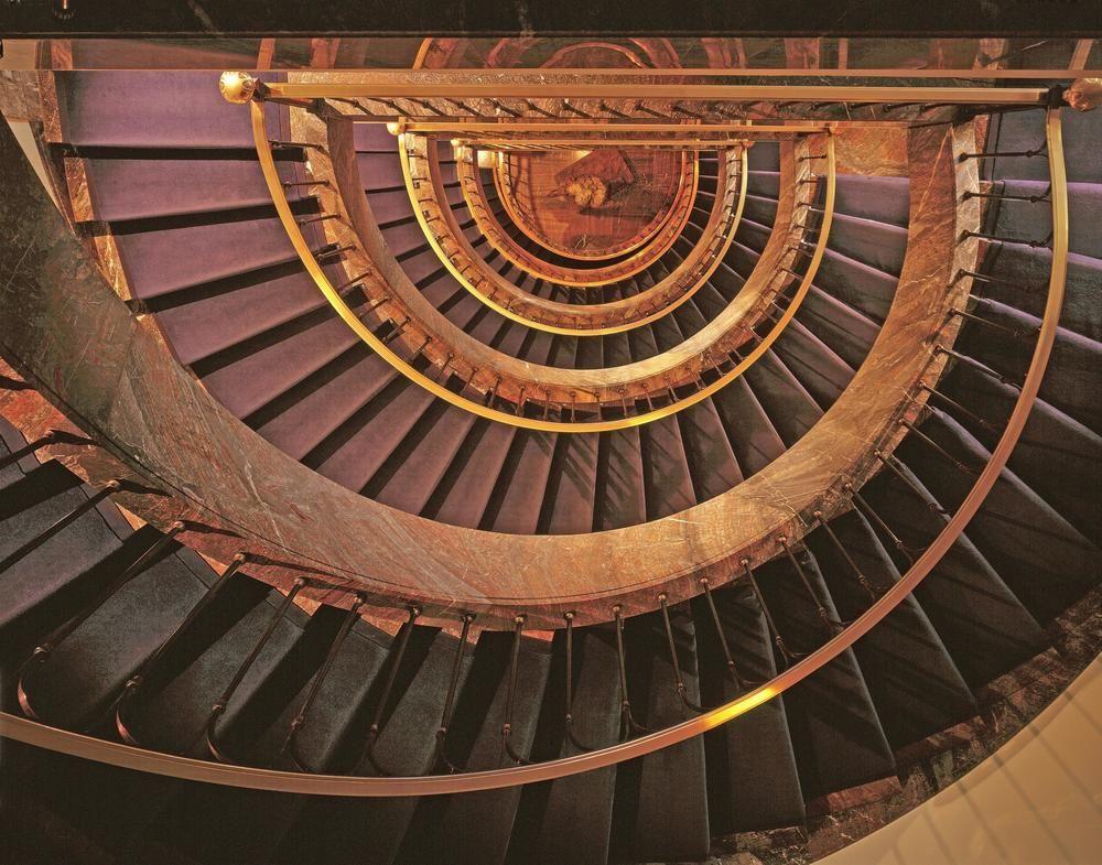 Hotel Elephant Weimar, Autograph Collection Esterno foto Spiral staircase