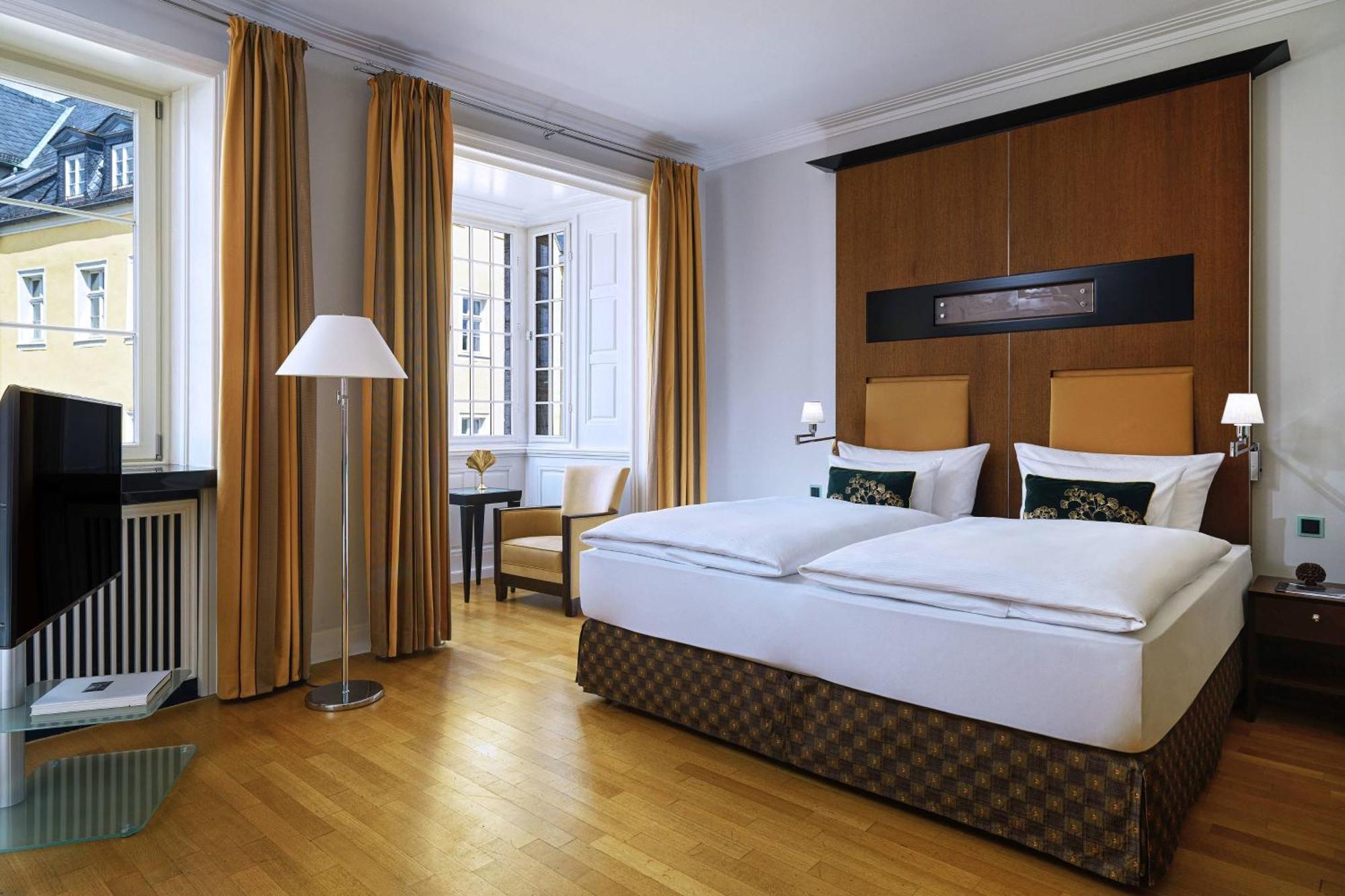 Hotel Elephant Weimar, Autograph Collection Esterno foto A room at the hotel