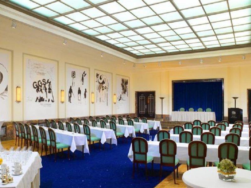 Hotel Elephant Weimar, Autograph Collection Esterno foto The interior of the German Historical Museum