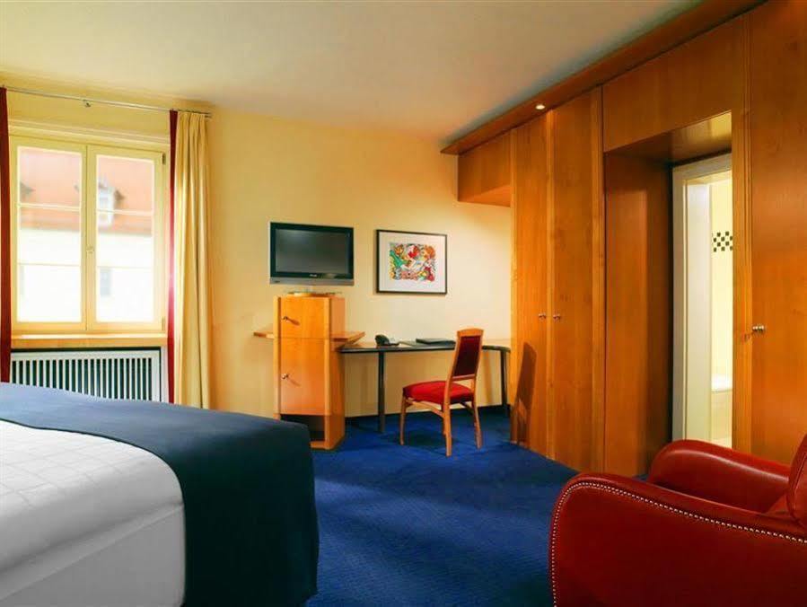 Hotel Elephant Weimar, Autograph Collection Esterno foto A typical room at the hotel
